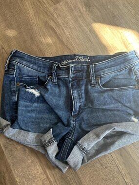 Blue cute Universal Thread jean shorts.